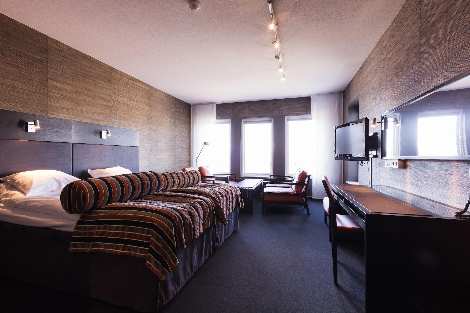 Hotel Western John Bauer 4*