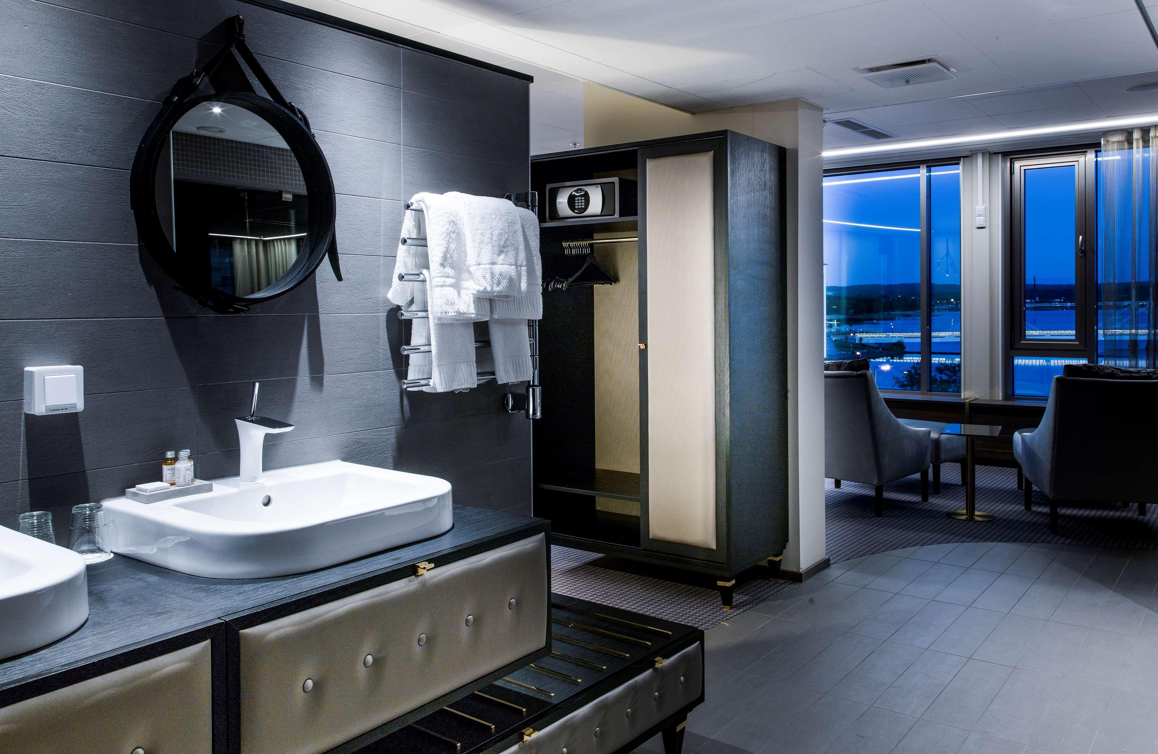 Hotel Western John Bauer 4*