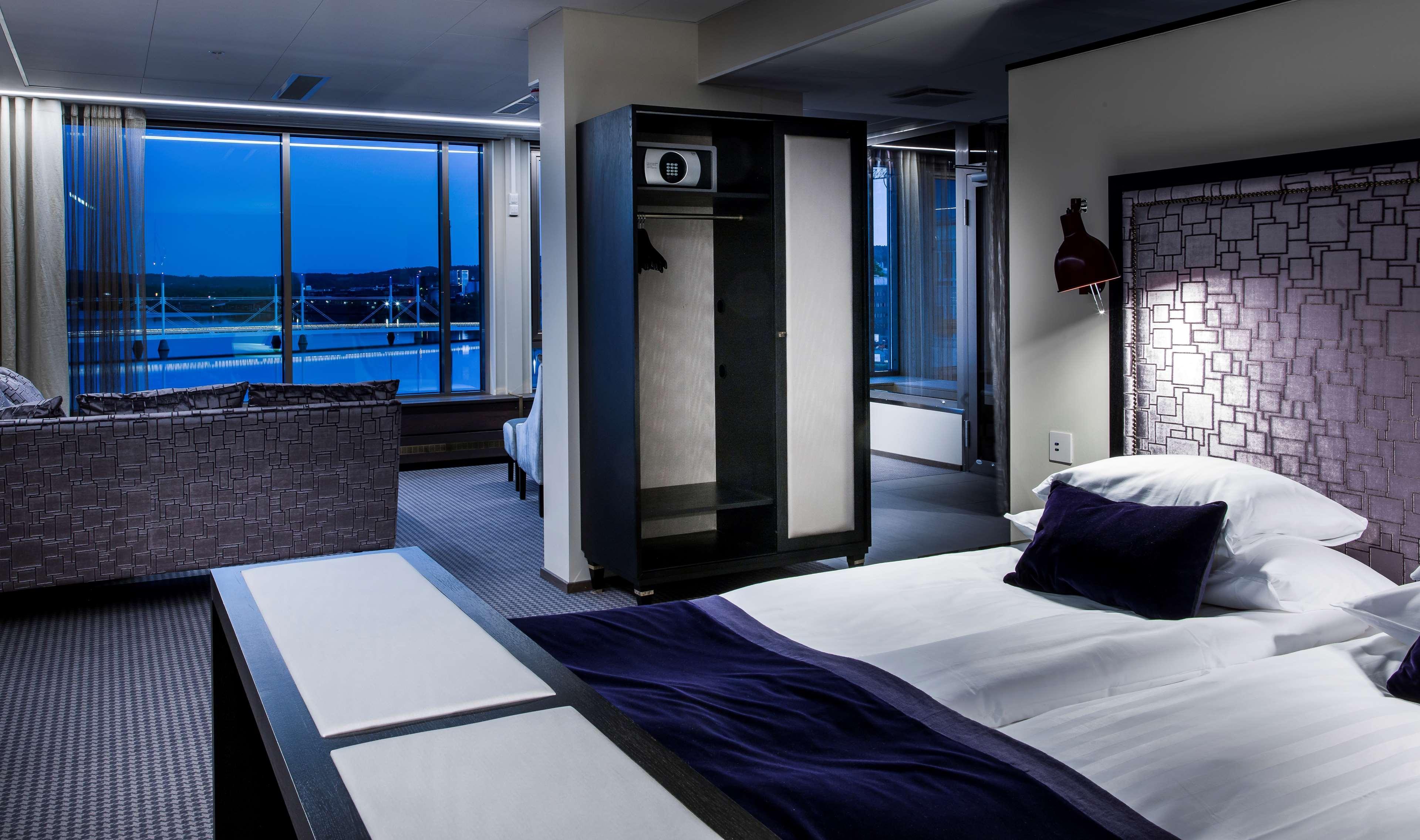 Hotel Western John Bauer 4*