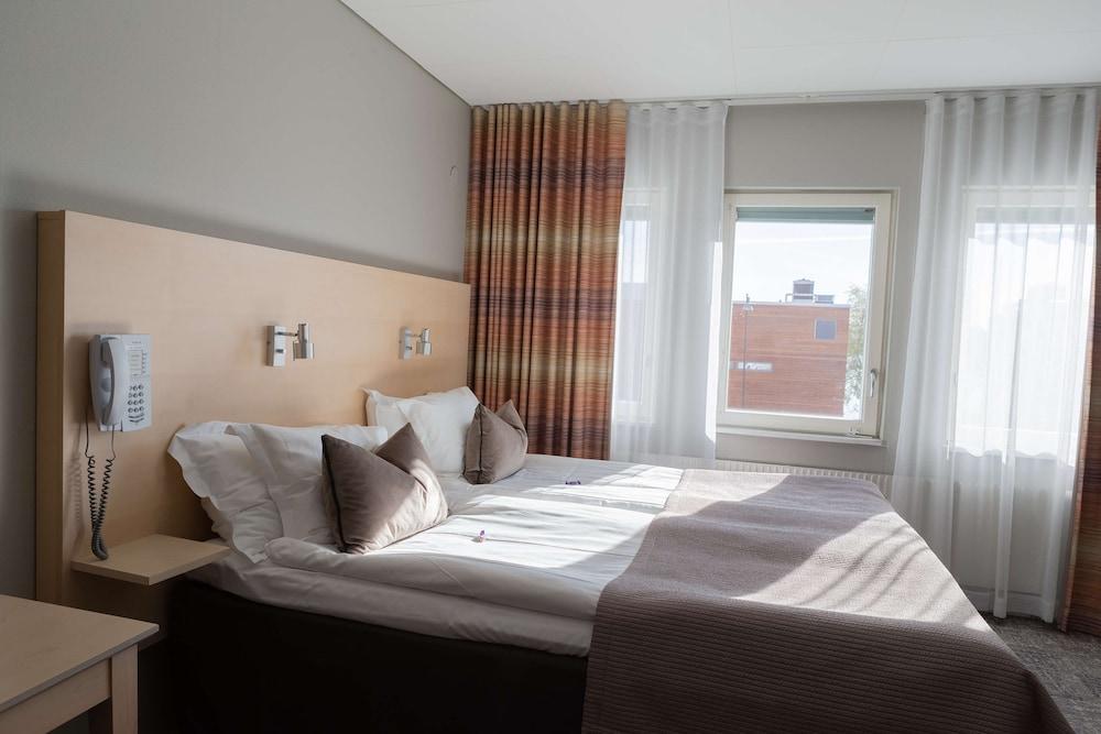 Hotel Western John Bauer 4*