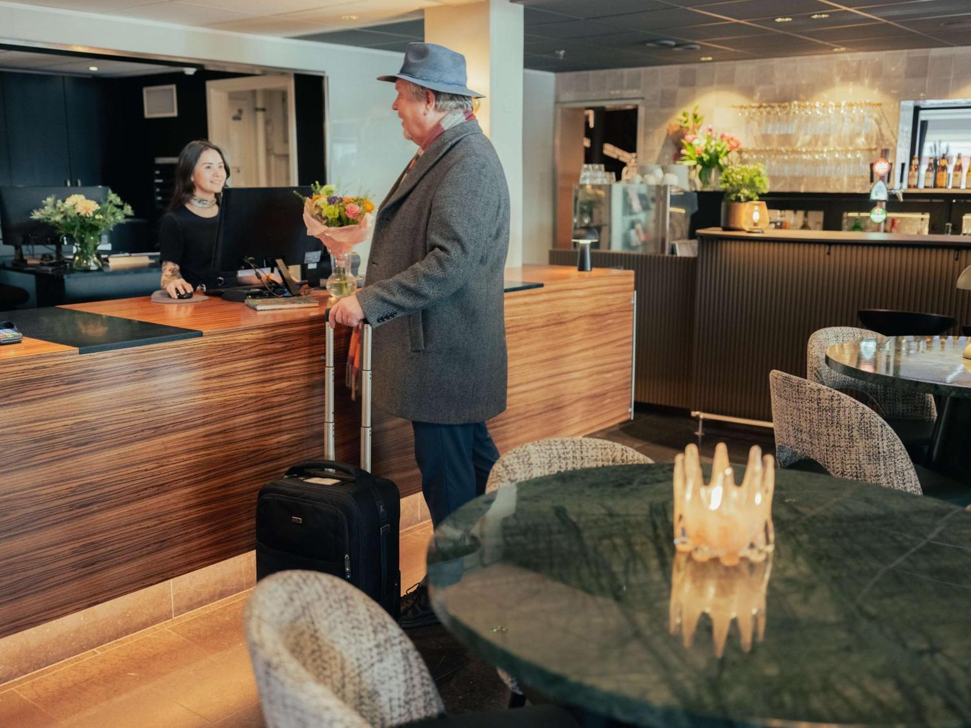 Hotel Western John Bauer 4*